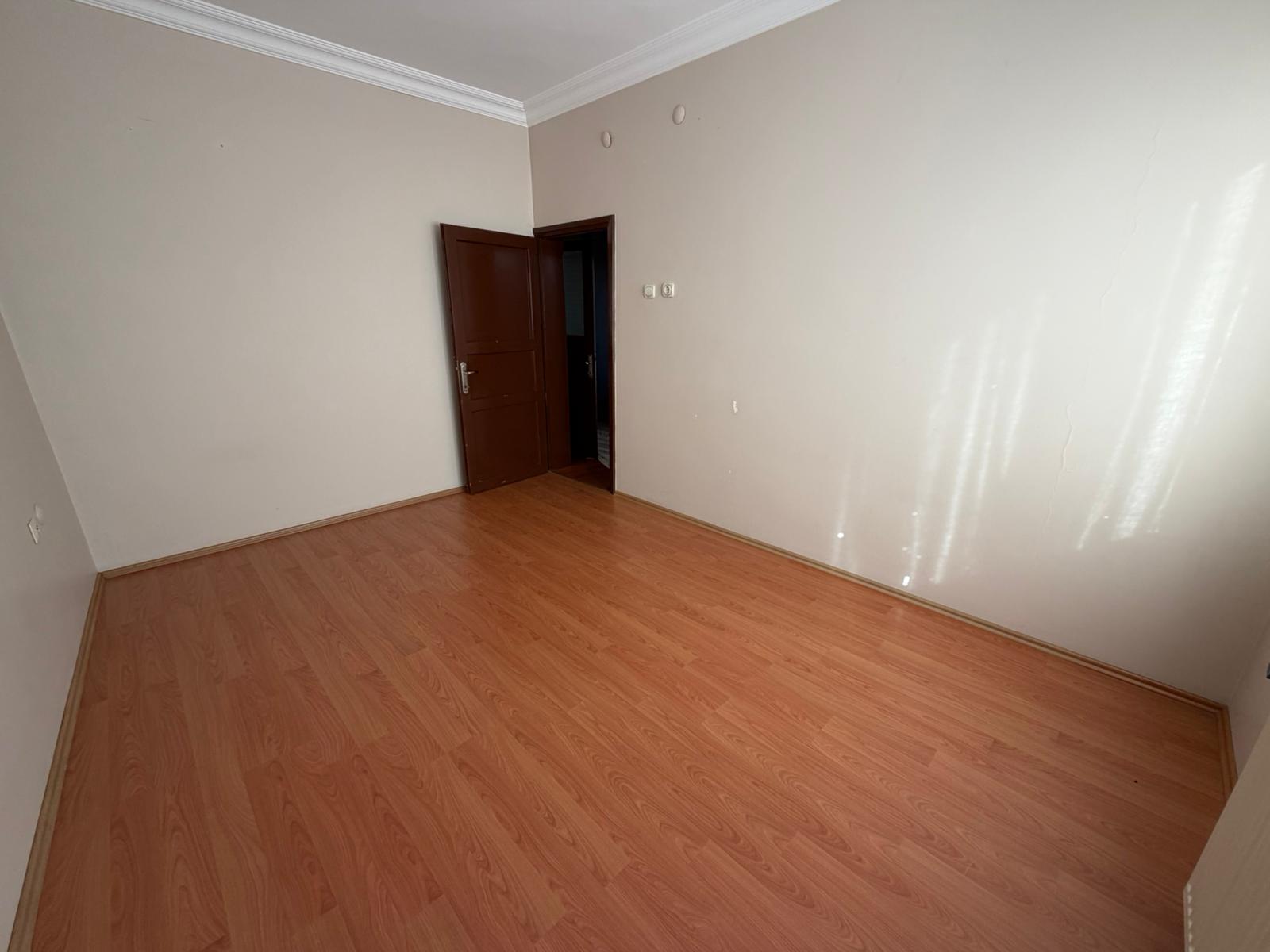 BARTIN YUKARI ÇARŞIDA KİRALIK 3+1 DAİRE