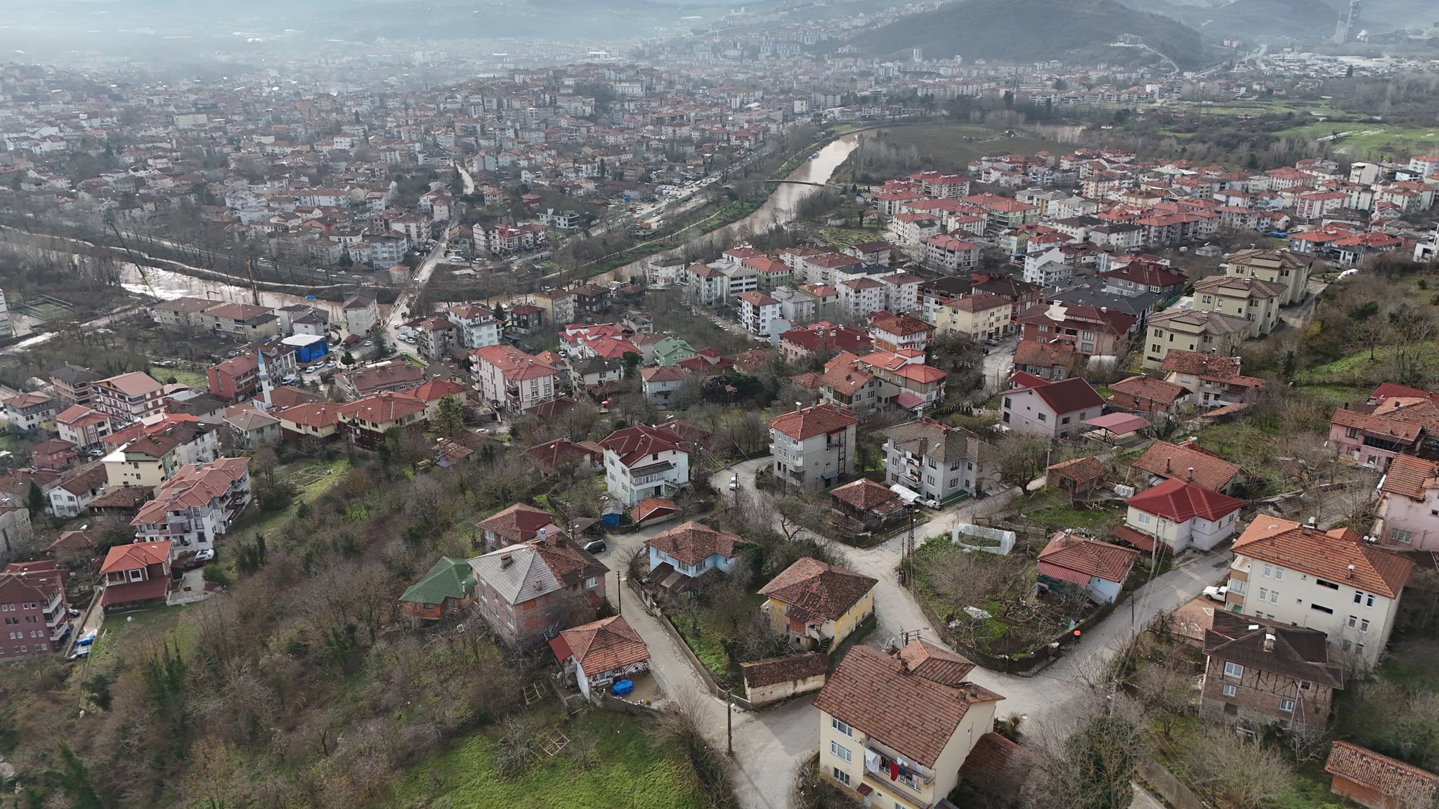 ORDUYERİ MAHALLESİNDE SATILIK 519 M² İMARLI ARSA